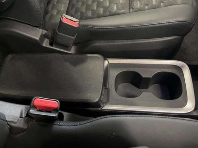 ヴォクシー ハイブリッドS-Z 禁煙車 10.5インチディスプレイオーディオ 全周囲カメラ セーフティーセンス シートヒーター ハーフレザーシート 両側電動スライドドア 純正17インチアルミ パワーバックドア 三眼LEDヘッド(28枚目)