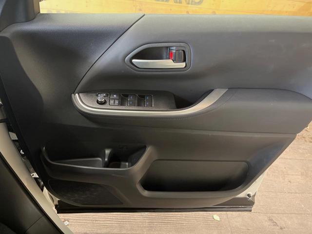 ヴォクシー ハイブリッドS-Z 禁煙車 10.5インチディスプレイオーディオ 全周囲カメラ セーフティーセンス シートヒーター ハーフレザーシート 両側電動スライドドア 純正17インチアルミ パワーバックドア 三眼LEDヘッド(32枚目)