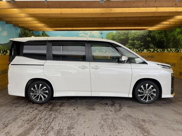 ヴォクシー ハイブリッドS-Z 禁煙車 10.5インチディスプレイオーディオ 全周囲カメラ セーフティーセンス シートヒーター ハーフレザーシート 両側電動スライドドア 純正17インチアルミ パワーバックドア 三眼LEDヘッド(50枚目)