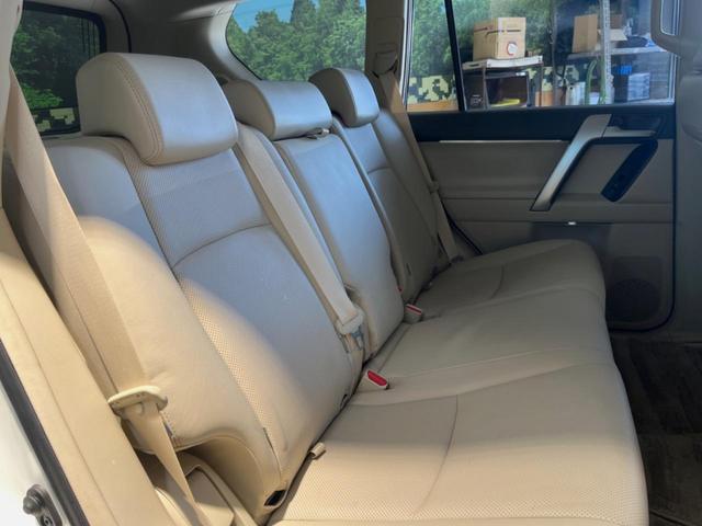 ランドクルーザープラド TX Lパッケージ 4WD サンルーフ セーフティセンス 純正9インチディスプレイオーディオ 全周囲カメラ レーダークルーズ 禁煙車 シートベンチレーション パワーシート ブラインドスポットモニター ルーフレール ETC(9枚目)