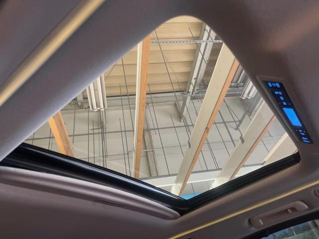 アルファード ２．５Ｓ　Ｃパッケージ　禁煙車　９インチディスプレイオーディオ　バックカメラ　１２．１インチフリップ　レーダークルーズ　ブラインドスポットモニター　セーフティセンス　ウッドコンビステアリング　合皮シート　１８インチアルミ（3枚目）