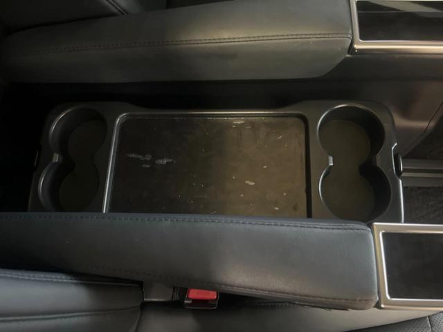 アルファード ２．５Ｓ　Ｃパッケージ　禁煙車　９インチディスプレイオーディオ　バックカメラ　１２．１インチフリップ　レーダークルーズ　ブラインドスポットモニター　セーフティセンス　ウッドコンビステアリング　合皮シート　１８インチアルミ（37枚目）