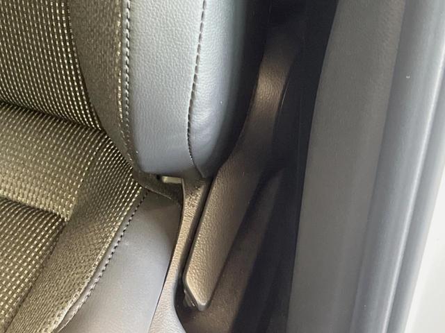 カローラクロス ハイブリッド Z 登録済未使用車 ガラスルーフ 10.5型ディスプレイオーディオ 全周囲カメラ レーダークルーズ ブラインドスポットモニター パワーバックドア シートベンチレーション ETC パワーシート LEDヘッド(22枚目)