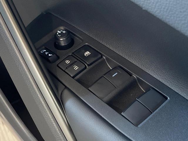 カローラクロス ハイブリッド Z 登録済未使用車 ガラスルーフ 10.5型ディスプレイオーディオ 全周囲カメラ レーダークルーズ ブラインドスポットモニター パワーバックドア シートベンチレーション ETC パワーシート LEDヘッド(29枚目)