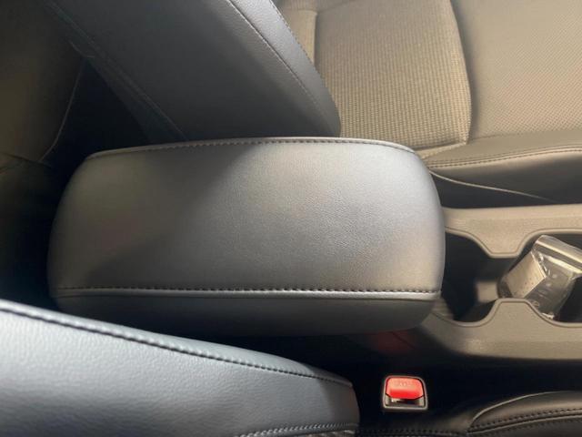 カローラクロス ハイブリッド Z 登録済未使用車 ガラスルーフ 10.5型ディスプレイオーディオ 全周囲カメラ レーダークルーズ ブラインドスポットモニター パワーバックドア シートベンチレーション ETC パワーシート LEDヘッド(46枚目)