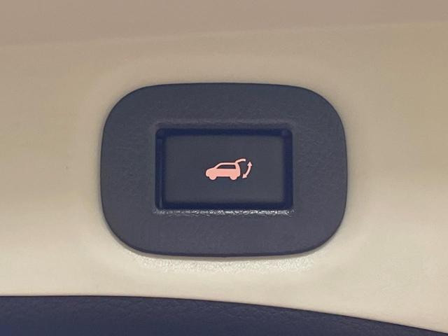 エクストレイル ２０Ｘｉ　純正９インチナビ　全周囲カメラ　プロパイロット　エマージェンシーブレーキ　デジタルインナーミラー　フリップダウン　パワーバックドア　ＬＥＤヘッド　全席シートヒーター　オートブレーキホールド　ＥＴＣ（7枚目）