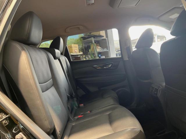 エクストレイル ２０Ｘｉ　純正９インチナビ　全周囲カメラ　プロパイロット　エマージェンシーブレーキ　デジタルインナーミラー　フリップダウン　パワーバックドア　ＬＥＤヘッド　全席シートヒーター　オートブレーキホールド　ＥＴＣ（32枚目）