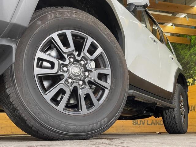 【純正１８インチアルミホイール】外観にマッチした純正アルミホイールを装着しております。各種社外アルミホイールや、スタッドレスタイヤも取扱いしております。是非ご相談ください♪