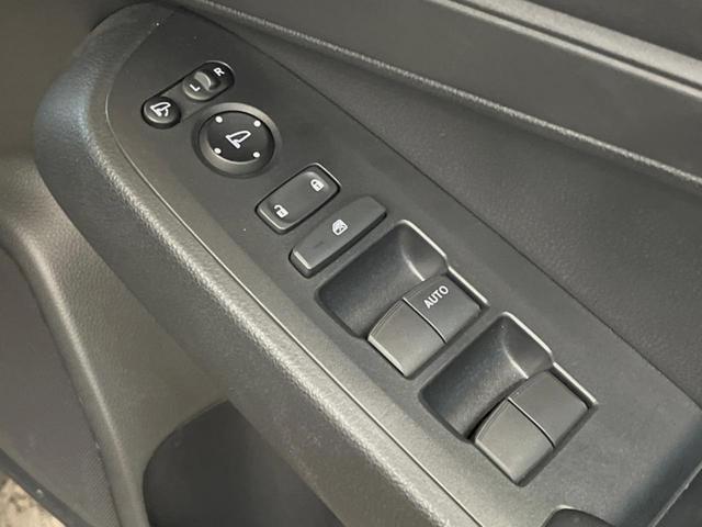 ヴェゼル e:HEV X 9インチホンダコネクトディスプレイ バックカメラ ホンダセンシング レーダークルーズ オートブレーキホールド 純正16インチアルミ コーナーセンサー LEDヘッド オートエアコン スマートキー ETC(28枚目)