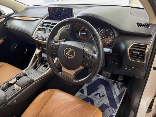 NX NX300 バージョンL サンルーフ 10.3インチメーカーナビ サイド・バックカメラ プリクラッシュセーフティ レーダークルーズ 茶革シート ブラインドスポットモニター シートベンチレーション 三眼LEDヘッド スマートキー(31枚目)