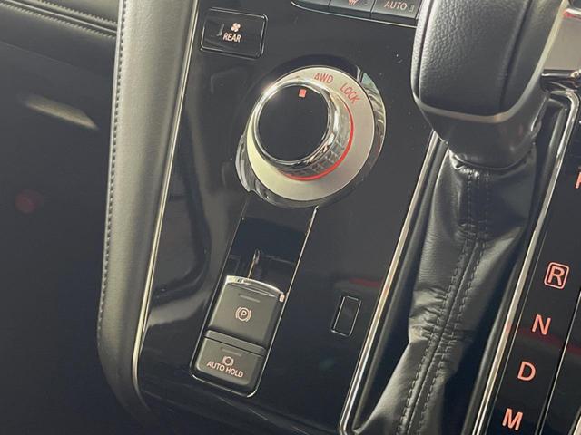 デリカＤ：５ Ｐ　純正１０インチナビ　全周囲カメラ　ｅアシスト　レーダークルーズ　電動サイドステップ　フリップダウン　両側パワスラ　パワーバックドア　ＬＥＤヘッド　パワーシート　シートヒーター　純正１８インチアルミ（3枚目）