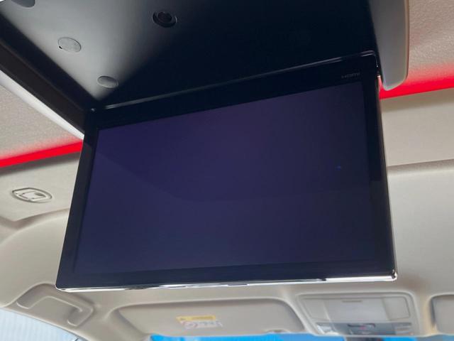 デリカＤ：５ Ｐ　純正１０インチナビ　全周囲カメラ　ｅアシスト　レーダークルーズ　電動サイドステップ　フリップダウン　両側パワスラ　パワーバックドア　ＬＥＤヘッド　パワーシート　シートヒーター　純正１８インチアルミ（4枚目）