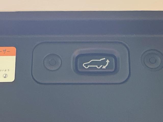 デリカＤ：５ Ｐ　純正１０インチナビ　全周囲カメラ　ｅアシスト　レーダークルーズ　電動サイドステップ　フリップダウン　両側パワスラ　パワーバックドア　ＬＥＤヘッド　パワーシート　シートヒーター　純正１８インチアルミ（26枚目）