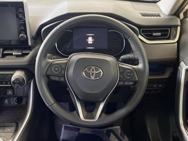 ＲＡＶ４ ハイブリッドＧ　パノラマサンルーフ　９インチディスプレイオーディオ　全周囲カメラ　セーフティセンス　レーダークルーズ　ブラインドスポットモニター　パワーバックドア　ＬＥＤヘッド　純正１８インチアルミ　スマートキー（11枚目）