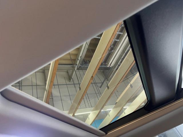 ＲＡＶ４ ハイブリッドＧ　パノラマサンルーフ　９インチディスプレイオーディオ　全周囲カメラ　セーフティセンス　レーダークルーズ　ブラインドスポットモニター　パワーバックドア　ＬＥＤヘッド　純正１８インチアルミ　スマートキー（33枚目）