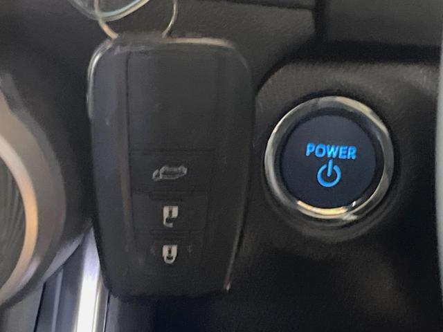 ＲＡＶ４ ハイブリッドＧ　パノラマサンルーフ　９インチディスプレイオーディオ　全周囲カメラ　セーフティセンス　レーダークルーズ　ブラインドスポットモニター　パワーバックドア　ＬＥＤヘッド　純正１８インチアルミ　スマートキー（48枚目）