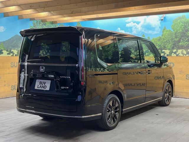 ステップワゴン ｅ：ＨＥＶスパーダ　登録済未使用車　ホンダセンシング　レーダークルーズ　両側パワスラ　ブラインドスポットモニター　パワーバックドア　シーケンシャルターンランプ　ハーフレザーシート　シートヒーター　純正１６インチアルミ（17枚目）