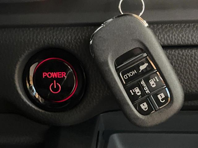 ステップワゴン ｅ：ＨＥＶスパーダ　登録済未使用車　ホンダセンシング　レーダークルーズ　両側パワスラ　ブラインドスポットモニター　パワーバックドア　シーケンシャルターンランプ　ハーフレザーシート　シートヒーター　純正１６インチアルミ（37枚目）