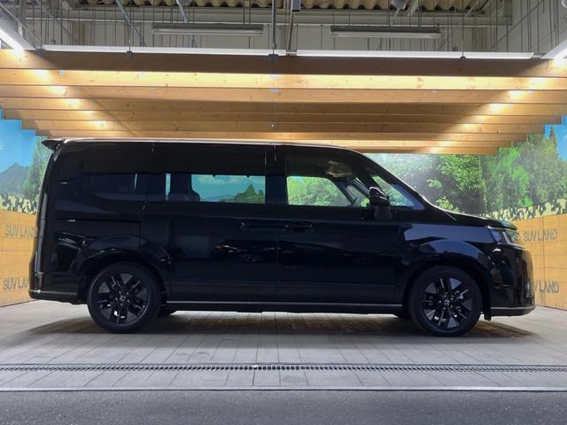 ステップワゴン ｅ：ＨＥＶスパーダ　登録済未使用車　ホンダセンシング　レーダークルーズ　両側パワスラ　ブラインドスポットモニター　パワーバックドア　シーケンシャルターンランプ　ハーフレザーシート　シートヒーター　純正１６インチアルミ（48枚目）