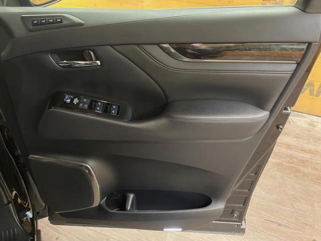 ヴェルファイア ２．５Ｚ　Ｇエディション　サンルーフ　ＢＩＧ－Ｘ１１型ナビ　バックカメラ　セーフティセンス　レーダークルーズ　フリップダウン　両側パワスラ　合皮シート　シートベンチレーション　ＬＥＤヘッド　１８インチアルミ　電動オットマン（29枚目）