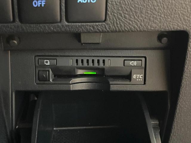 ヴェルファイア ２．５Ｚ　Ｇエディション　サンルーフ　ＢＩＧ－Ｘ１１型ナビ　バックカメラ　セーフティセンス　レーダークルーズ　フリップダウン　両側パワスラ　合皮シート　シートベンチレーション　ＬＥＤヘッド　１８インチアルミ　電動オットマン（39枚目）