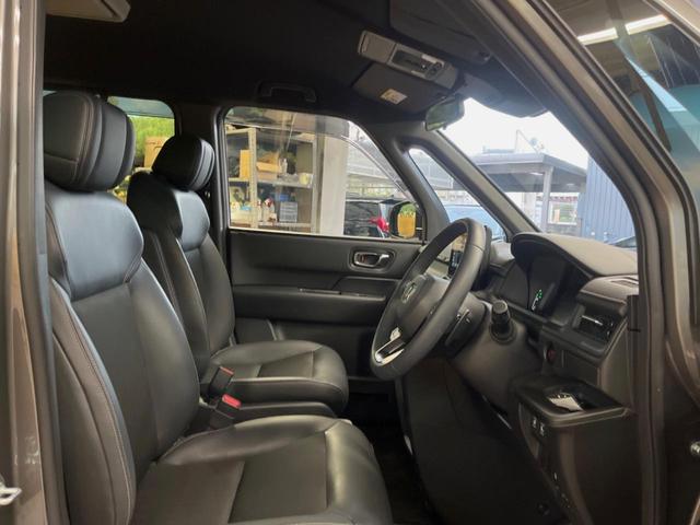 ステップワゴン e:HEVスパーダ 純正9型ナビ バックカメラ フリップダウンモニター レーダークルーズ 禁煙車 両側電動スライドドア ブラインドスポットモニター シートヒーター パワーバックドア ETC LEDヘッド オットマン(9枚目)