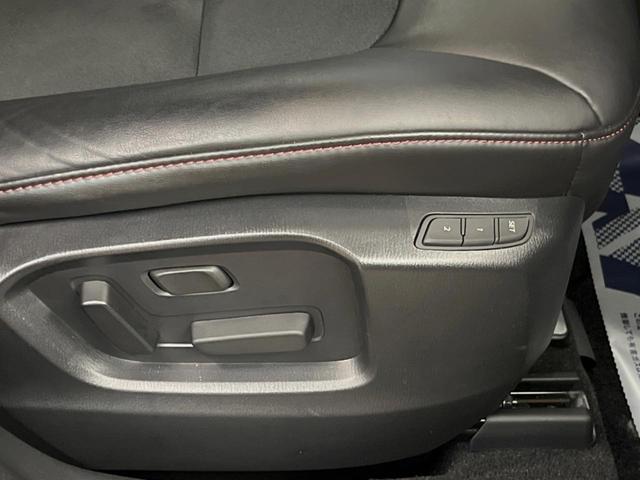ＣＸ－５ ＸＤ　ブラックトーンエディション　禁煙車　１０．２５インチマツダコネクトナビ　全周囲カメラ　衝突軽減　レーダークルーズ　メモリー機能付きパワーシート　パワーバックドア　ハーフレザーシート　純正１９インチアルミ　デュアルオートエアコン（6枚目）