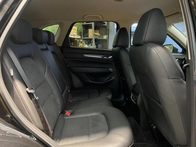 ＣＸ－５ ＸＤ　ブラックトーンエディション　禁煙車　１０．２５インチマツダコネクトナビ　全周囲カメラ　衝突軽減　レーダークルーズ　メモリー機能付きパワーシート　パワーバックドア　ハーフレザーシート　純正１９インチアルミ　デュアルオートエアコン（9枚目）
