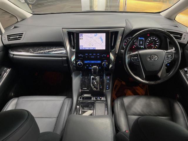 アルファード ２．５Ｓ　Ｃパッケージ　９インチディスプレイオーディオ　バックカメラ　セーフティセンス　レーダークルーズ　両側パワスラ　合皮シート　フリップダウン　シートベンチレーション　シーケンシャルターンランプ　１８インチアルミ　ＥＴＣ（2枚目）