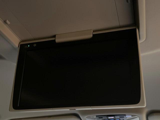 アルファード ２．５Ｓ　Ｃパッケージ　９インチディスプレイオーディオ　バックカメラ　セーフティセンス　レーダークルーズ　両側パワスラ　合皮シート　フリップダウン　シートベンチレーション　シーケンシャルターンランプ　１８インチアルミ　ＥＴＣ（6枚目）