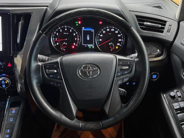 アルファード ２．５Ｓ　Ｃパッケージ　９インチディスプレイオーディオ　バックカメラ　セーフティセンス　レーダークルーズ　両側パワスラ　合皮シート　フリップダウン　シートベンチレーション　シーケンシャルターンランプ　１８インチアルミ　ＥＴＣ（11枚目）