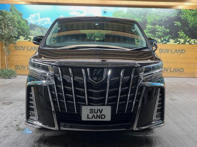 アルファード ２．５Ｓ　Ｃパッケージ　９インチディスプレイオーディオ　バックカメラ　セーフティセンス　レーダークルーズ　両側パワスラ　合皮シート　フリップダウン　シートベンチレーション　シーケンシャルターンランプ　１８インチアルミ　ＥＴＣ（14枚目）