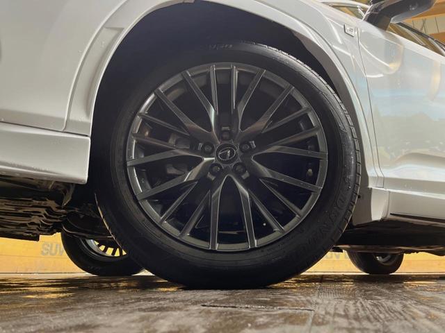 �y�����Q�O�C���`�A���~�z�C�[���z�O�ςɃ}�b�`���������A���~�z�C�[���𑕒����Ă���܂��B�e��ЊO�A���~�z�C�[����A�X�^�b�h���X�^�C�����戵�����Ă���܂��B���񂲑��k����������