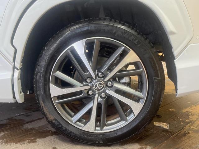 �y�����P�W�C���`�A���~�z�C�[���z�O�ςɃ}�b�`���������A���~�z�C�[���𑕒����Ă���܂��B�e��ЊO�A���~�z�C�[����A�X�^�b�h���X�^�C�����戵�����Ă���܂��B���񂲑��k����������