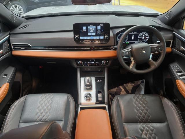 アウトランダーＰＨＥＶ Ｐ　７人乗り　９型ディスプレイオーディオ　全周囲カメラ　マイパイロット　レーダークルーズ　パワーバックドア　シートヒーター　ブラインドスポットモニター　シートメモリー　ＬＥＤヘッド　ＥＴＣ　４ＷＤ（2枚目）