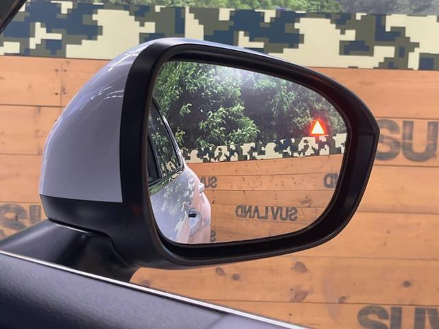 アウトランダーＰＨＥＶ Ｐ　７人乗り　９型ディスプレイオーディオ　全周囲カメラ　マイパイロット　レーダークルーズ　パワーバックドア　シートヒーター　ブラインドスポットモニター　シートメモリー　ＬＥＤヘッド　ＥＴＣ　４ＷＤ（6枚目）