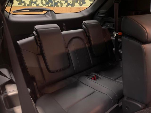 アウトランダーＰＨＥＶ Ｐ　７人乗り　９型ディスプレイオーディオ　全周囲カメラ　マイパイロット　レーダークルーズ　パワーバックドア　シートヒーター　ブラインドスポットモニター　シートメモリー　ＬＥＤヘッド　ＥＴＣ　４ＷＤ（11枚目）