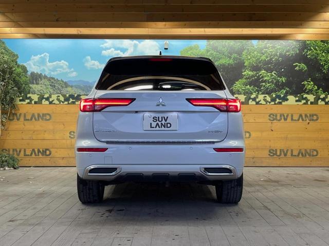 アウトランダーＰＨＥＶ Ｐ　７人乗り　９型ディスプレイオーディオ　全周囲カメラ　マイパイロット　レーダークルーズ　パワーバックドア　シートヒーター　ブラインドスポットモニター　シートメモリー　ＬＥＤヘッド　ＥＴＣ　４ＷＤ（17枚目）