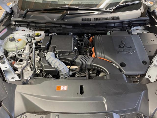 アウトランダーＰＨＥＶ Ｐ　７人乗り　９型ディスプレイオーディオ　全周囲カメラ　マイパイロット　レーダークルーズ　パワーバックドア　シートヒーター　ブラインドスポットモニター　シートメモリー　ＬＥＤヘッド　ＥＴＣ　４ＷＤ（20枚目）