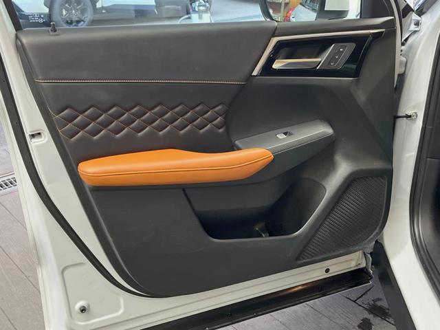 アウトランダーＰＨＥＶ Ｐ　７人乗り　９型ディスプレイオーディオ　全周囲カメラ　マイパイロット　レーダークルーズ　パワーバックドア　シートヒーター　ブラインドスポットモニター　シートメモリー　ＬＥＤヘッド　ＥＴＣ　４ＷＤ（27枚目）