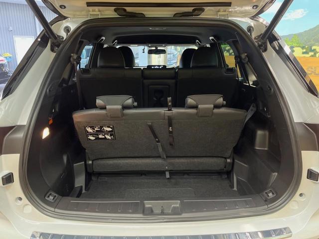 アウトランダーＰＨＥＶ Ｐ　７人乗り　９型ディスプレイオーディオ　全周囲カメラ　マイパイロット　レーダークルーズ　パワーバックドア　シートヒーター　ブラインドスポットモニター　シートメモリー　ＬＥＤヘッド　ＥＴＣ　４ＷＤ（30枚目）