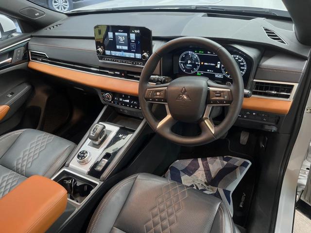アウトランダーＰＨＥＶ Ｐ　７人乗り　９型ディスプレイオーディオ　全周囲カメラ　マイパイロット　レーダークルーズ　パワーバックドア　シートヒーター　ブラインドスポットモニター　シートメモリー　ＬＥＤヘッド　ＥＴＣ　４ＷＤ（33枚目）