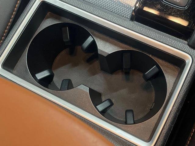 アウトランダーＰＨＥＶ Ｐ　７人乗り　９型ディスプレイオーディオ　全周囲カメラ　マイパイロット　レーダークルーズ　パワーバックドア　シートヒーター　ブラインドスポットモニター　シートメモリー　ＬＥＤヘッド　ＥＴＣ　４ＷＤ（49枚目）