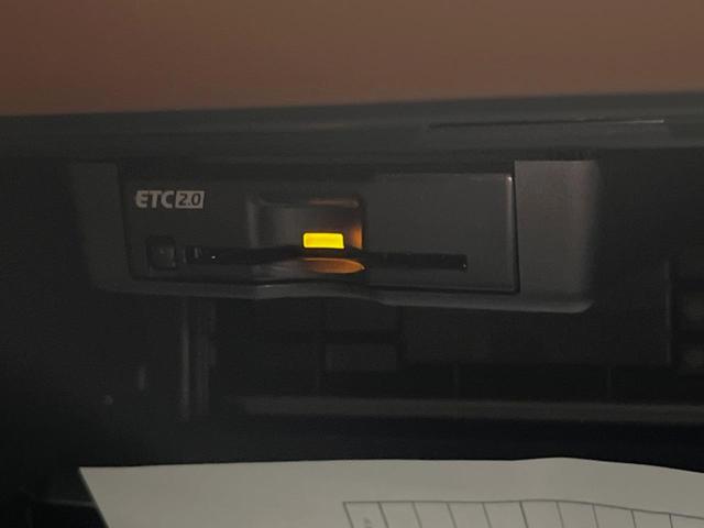 アウトランダーＰＨＥＶ Ｐ　７人乗り　９型ディスプレイオーディオ　全周囲カメラ　マイパイロット　レーダークルーズ　パワーバックドア　シートヒーター　ブラインドスポットモニター　シートメモリー　ＬＥＤヘッド　ＥＴＣ　４ＷＤ（52枚目）