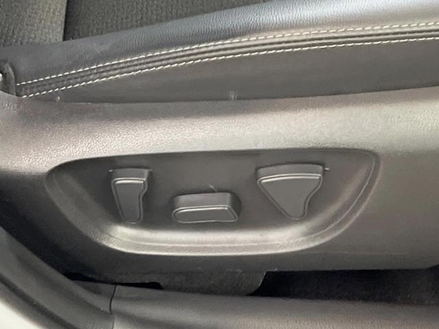 ヤリスクロス ハイブリッドＺ　禁煙車　純正８インチナビ　パノラミックビューモニター　トヨタセーフティセンス　ブラインドスポットモニター　ＥＴＣ　パワーシート　ステアリングヒーター　ハーフレザーシート　１８インチ純正アルミ（8枚目）