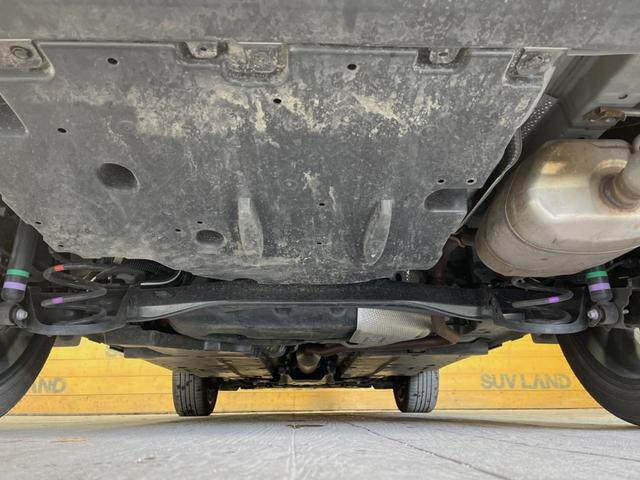 ヤリスクロス ハイブリッドＺ　禁煙車　純正８インチナビ　パノラミックビューモニター　トヨタセーフティセンス　ブラインドスポットモニター　ＥＴＣ　パワーシート　ステアリングヒーター　ハーフレザーシート　１８インチ純正アルミ（20枚目）