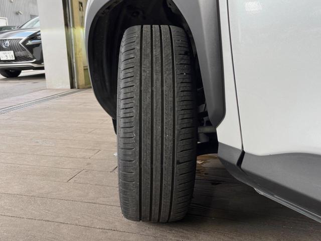 ヤリスクロス ハイブリッドＺ　禁煙車　純正８インチナビ　パノラミックビューモニター　トヨタセーフティセンス　ブラインドスポットモニター　ＥＴＣ　パワーシート　ステアリングヒーター　ハーフレザーシート　１８インチ純正アルミ（23枚目）