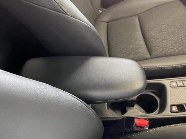 ヤリスクロス ハイブリッドＺ　禁煙車　純正８インチナビ　パノラミックビューモニター　トヨタセーフティセンス　ブラインドスポットモニター　ＥＴＣ　パワーシート　ステアリングヒーター　ハーフレザーシート　１８インチ純正アルミ（46枚目）