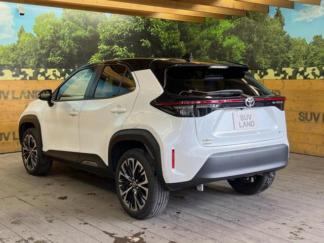 ヤリスクロス ハイブリッドＺ　禁煙車　純正８インチナビ　パノラミックビューモニター　トヨタセーフティセンス　ブラインドスポットモニター　ＥＴＣ　パワーシート　ステアリングヒーター　ハーフレザーシート　１８インチ純正アルミ（51枚目）