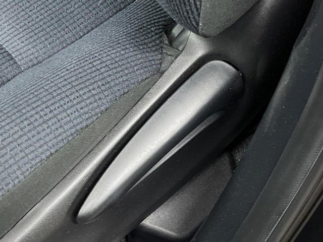 シエンタ ハイブリッドＧ　モデリスタエアロ　純正ナビ　バックカメラ　衝突軽減装置　両側パワースライドドア　純正１５インチアルミ　ＬＥＤヘッドライト　ＥＴＣ　Ｂｌｕｅｔｏｏｔｈ　スマートキー　オートエアコン　６人乗り（24枚目）